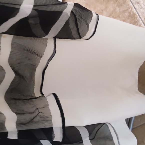 Black and white evening gown - Picture 8 of 8